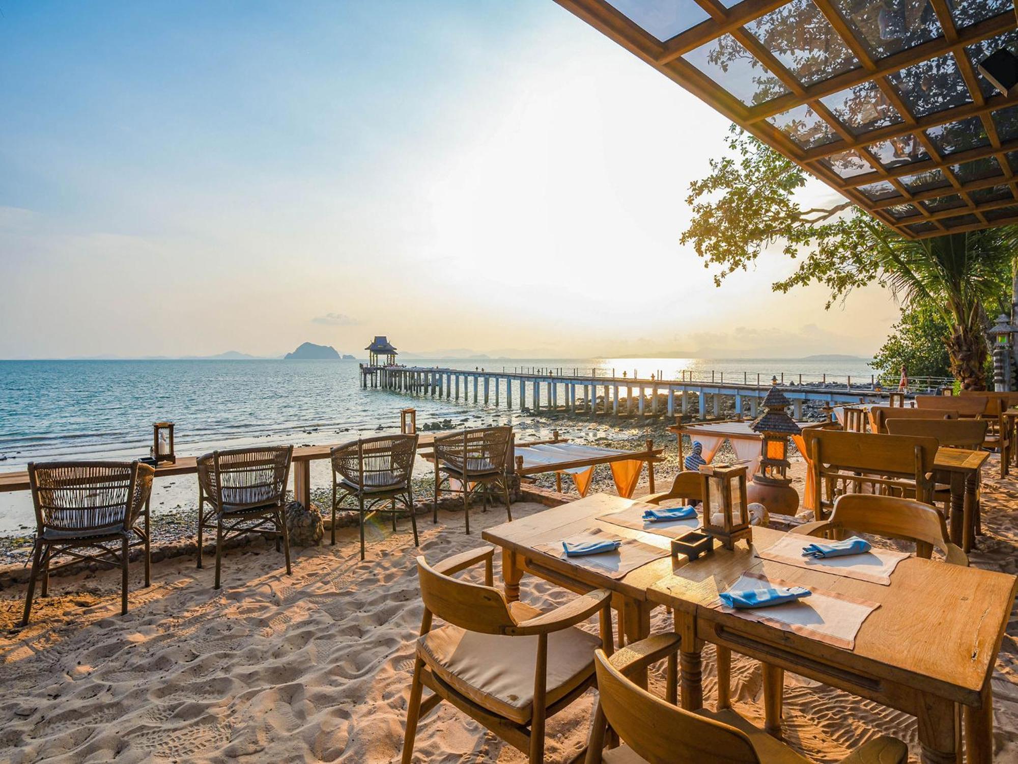 Santhiya Koh Yao Yai Resort & Spa - Compulsory Join Santhiya Speedboat From-To Ao Po Grand Marina At Phuket Ko Yao Yai Exterior foto A restaurant on the beach in Hua Hin