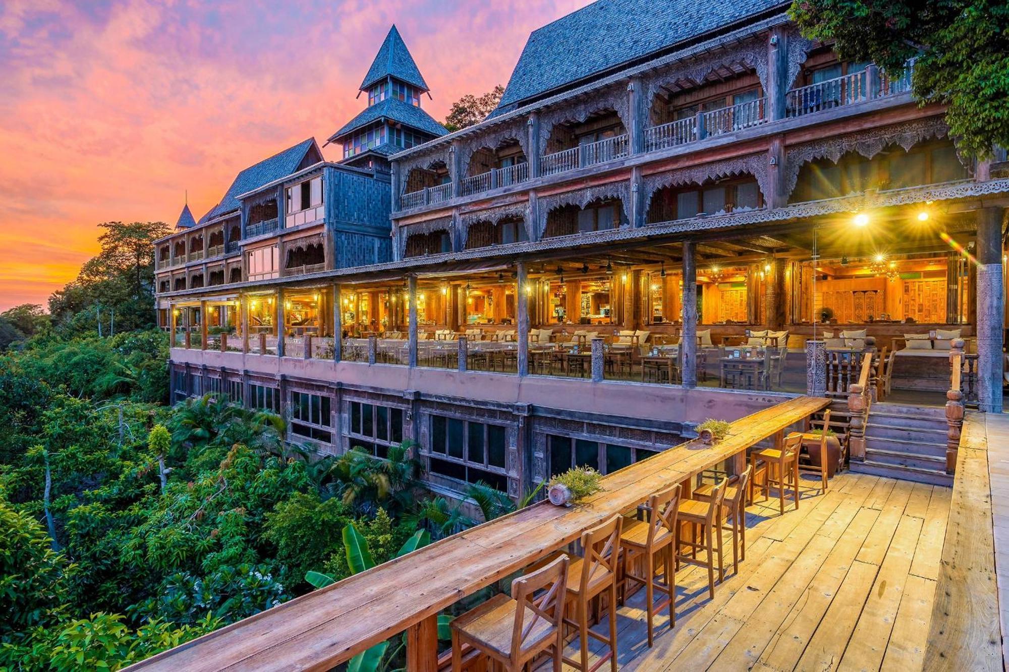 Santhiya Koh Yao Yai Resort & Spa - Compulsory Join Santhiya Speedboat From-To Ao Po Grand Marina At Phuket Ko Yao Yai Exterior foto The resort at sunset